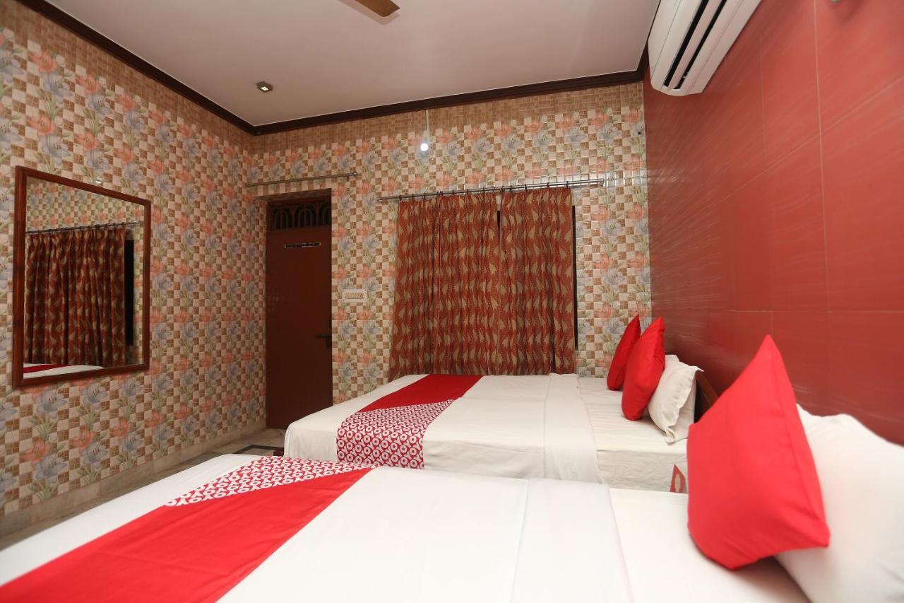 Oyo 18641 Hotel Rashmi Tājganj Exterior foto